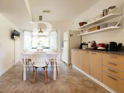 Casa 4 ambientes con 6 baños