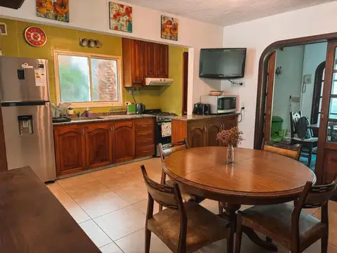 Casa 4 ambientes con 3 baños