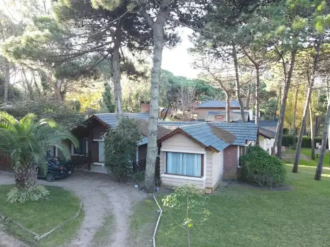 Casa 3 Dormitorios con Pileta en Venta en Pinamar Zona Norte
