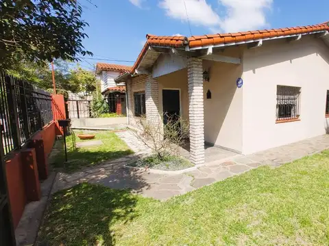 Casa 4 ambientes en venta, Apta credito, Castelar