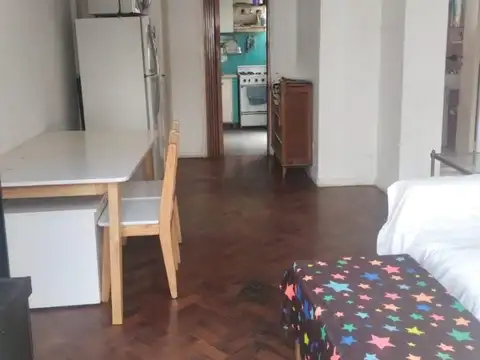 Departamento 3 ambientes con balcón en Caballito