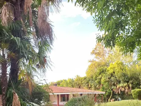SE VENDE INCREIBLE PROPIEDAD EN LAS ROSAS