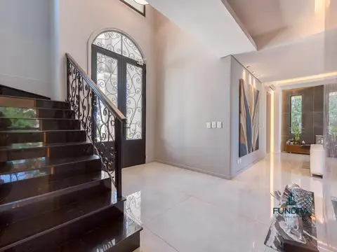 Casa 7 ambientes con 4 baños