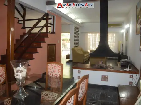 Casa 6 ambientes con 3 baños