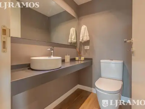 Departamento 6 ambientes con 4 baños