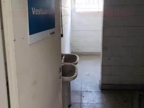 NAVE INDUSTRIAL DE 2400 M² EN PARQUE INDUSTRIAL DE HAEDO