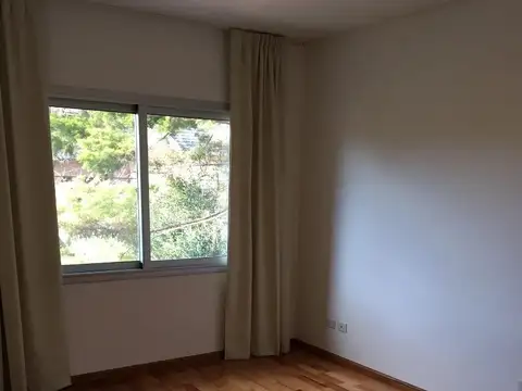 Casa 6 ambientes con 7 baños