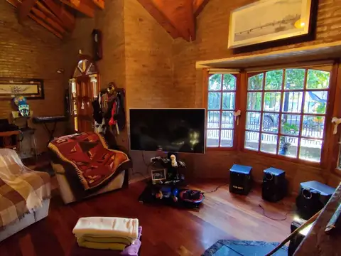Casa 5 ambientes con 3 baños