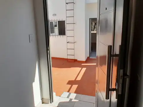 Depto Tipo Casa en Alquiler en Mataderos, $ 620.000