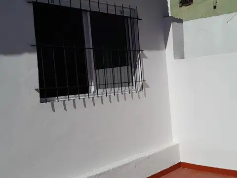 Depto Tipo Casa en Alquiler de 1 dormitorio