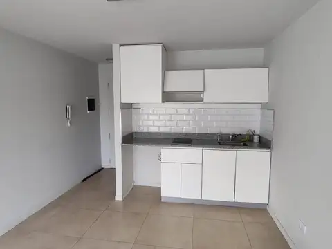 Departamento en Alquiler en Haedo, $ 450.000