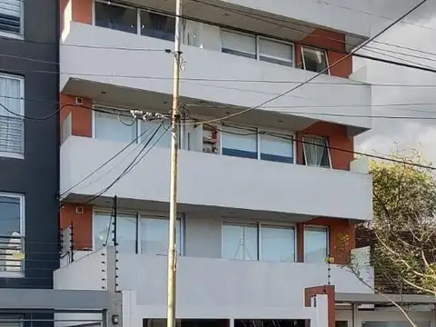 Departamento monoambiente con cochera y terraza individual