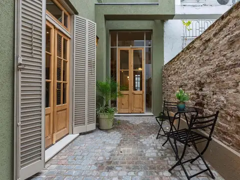 Casa 4 ambientes con 2 baños