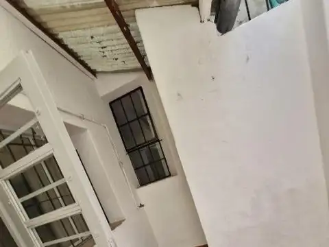 Depto Tipo Casa 2 ambientes con 1 baño