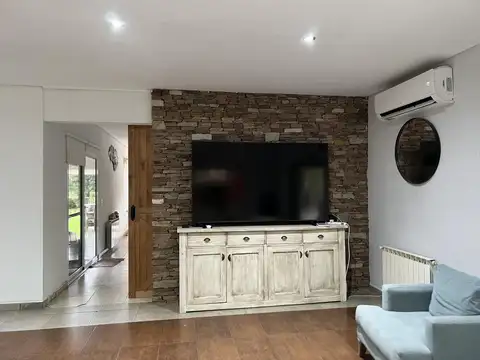 Casa en Venta con 3 cocheras