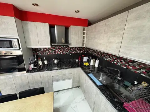 Depto Tipo Casa 4 ambientes con 2 baños