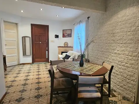 Depto Tipo Casa en Venta con 1 cocheras