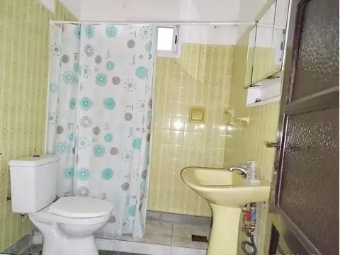 Casa en Venta 4 Ambientes con PH Independiente en Campana