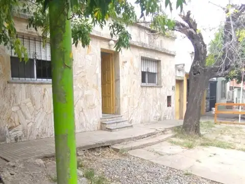 Casa en Venta 4 Ambientes con PH Independiente en Campana