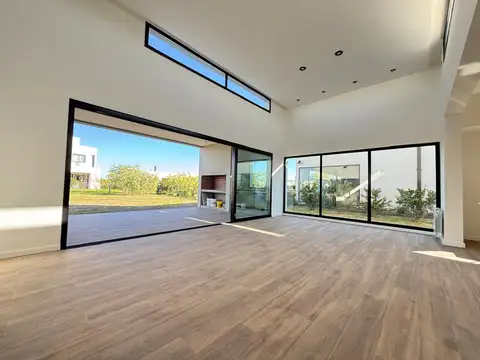 Casa 4 ambientes con 3 baños