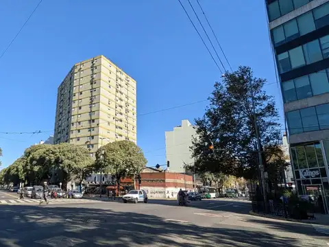 VENTA DPTO 4 AMBIENTES PARQUE PATRICIOS PISO 12