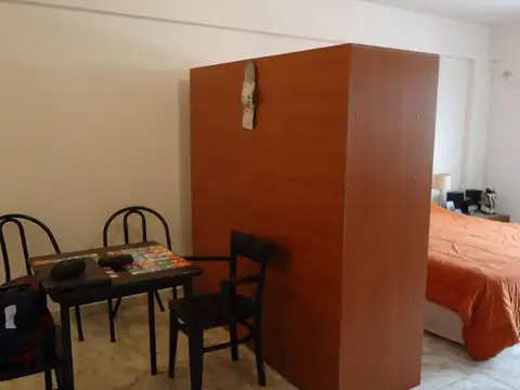 Departamento en Alquiler en Monte Castro, $ 520.000