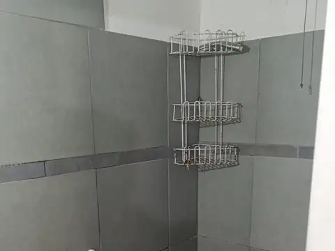 Trole 300, Piso 4