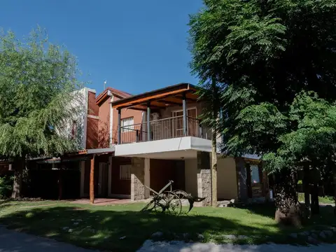 Complejo de cabañas - 9 Dormitorios 6 Baños - 487Mts2 - San Luis