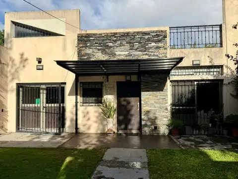 Casa en Venta en Berazategui, USD 149.000