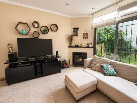 VENTA CASA 4 AMBIENTES BERAZATEGUI APTA CREDITO