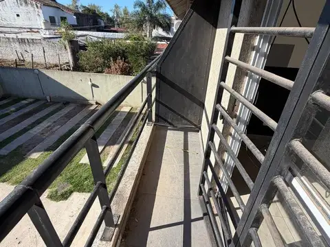 Depto Tipo Casa en Venta con 1 cocheras