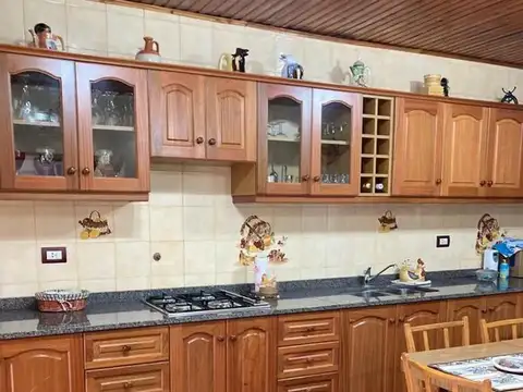 Nuestras Malvinas 1700