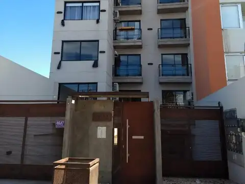 MONOAMBIENTES EN HAEDO A MEDIA CUADRA DEL METROBUS