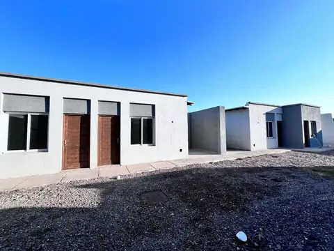 Casa 2 ambientes con 1 baño