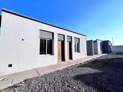 Casa 2 ambientes con 1 baño
