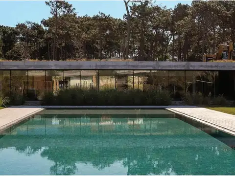 Departamento de 5 Ambientes, Con Balcón y Cochera - Punta del Este, Uruguay