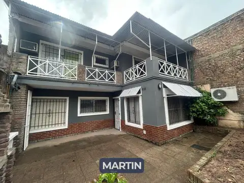 Casa en alquiler c/ cochera en Los Polvorines