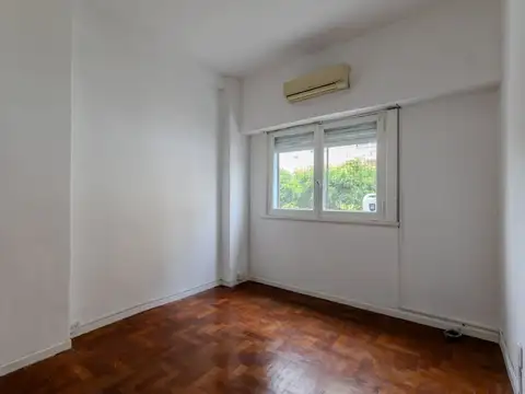 Depto Tipo Casa en Venta en Flores, USD 99.000