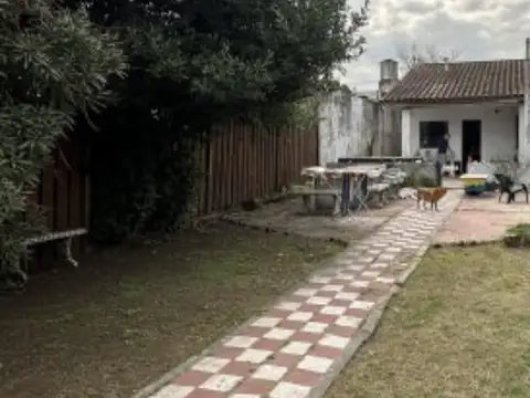 casa, venta, cuatro ambientes, fondo, jardin, temperley, lomas de zamora, apto credito