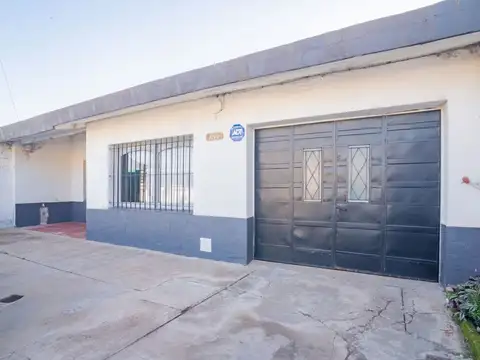 Casa 5 ambientes con 1 baño
