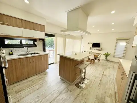 Venta Casa Brisas Adrogue 5 Ambientes Apto Crédito Permuta