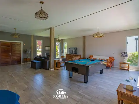 Casa minimalista en el excelente barrio Barrancas de San Benito