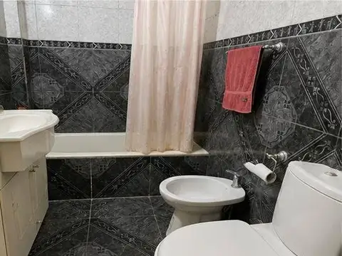 Venta PH mutifamiliar en Pompeya