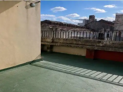 Depto Tipo Casa 5 ambientes con 2 baños