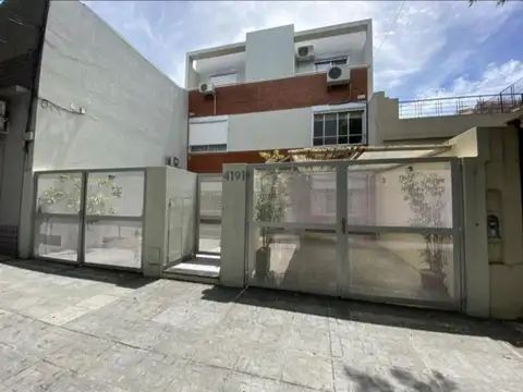 Depto Tipo Casa 3 ambientes con 2 baños