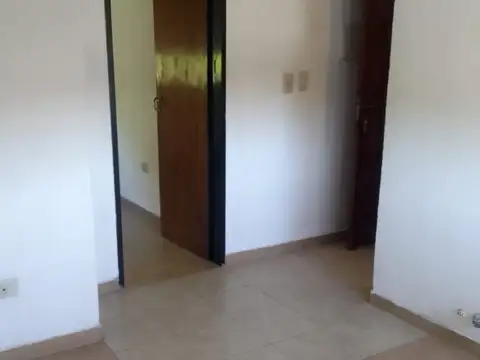 DEPTO EN ALQUILER EN FLORENCIO VARELA