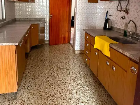 Casa 3 ambientes con 2 baños