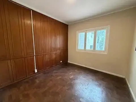 Casa en Alquiler con 1 cochera