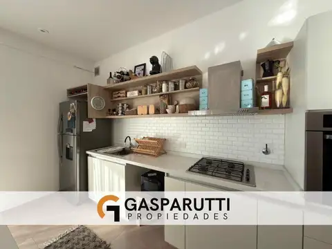 Casa en Venta con 4 cocheras