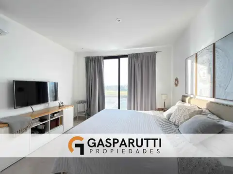 Casa en Venta con 4 cocheras